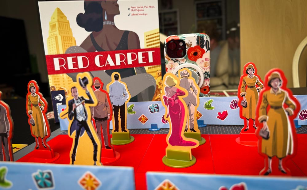 Red Carpet Board Game Review: When Hollywood Magic Meets Spatial Strategy
